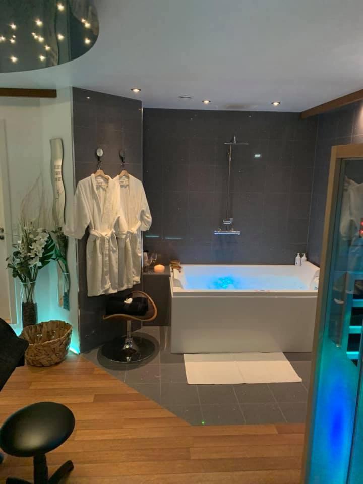 Barneys Rooms Hundige Bagian luar foto