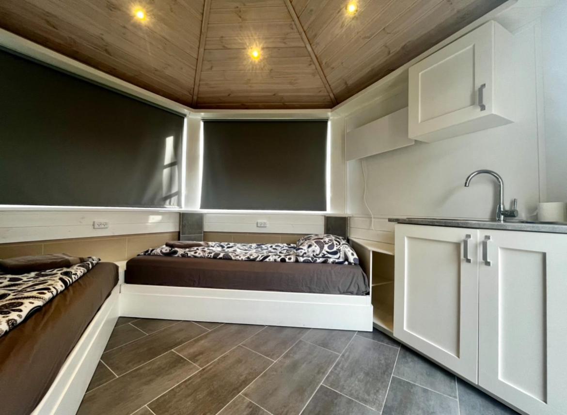 Barneys Rooms Hundige Bagian luar foto